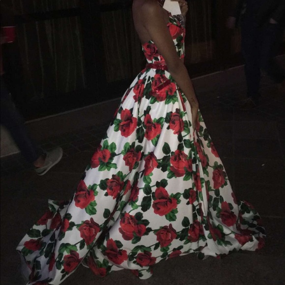 Sherri Hill Prom Dress - Picture 4 of 7